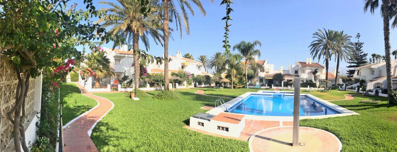 Beachfront Oasis In Costa Del Sol. Калета-де-Велес Экстерьер фото