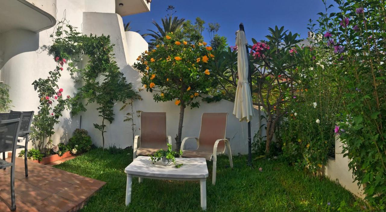 Beachfront Oasis In Costa Del Sol. Калета-де-Велес Экстерьер фото